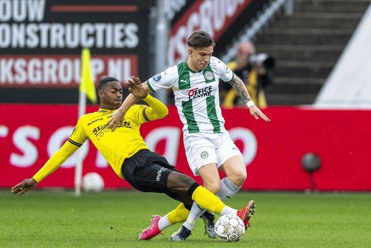 在攻防两端 在攻防两端