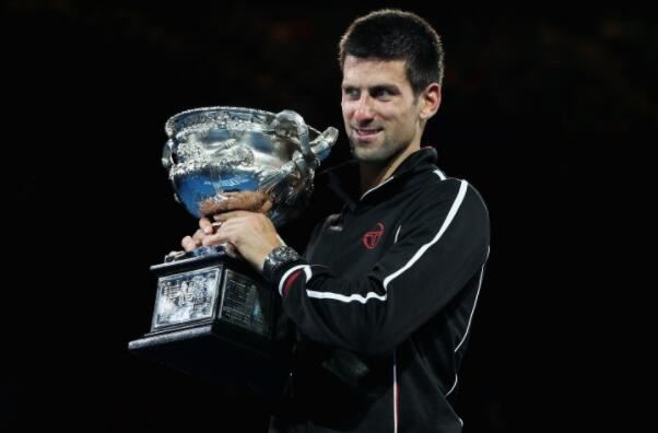 赛后接受采 赛后接受采